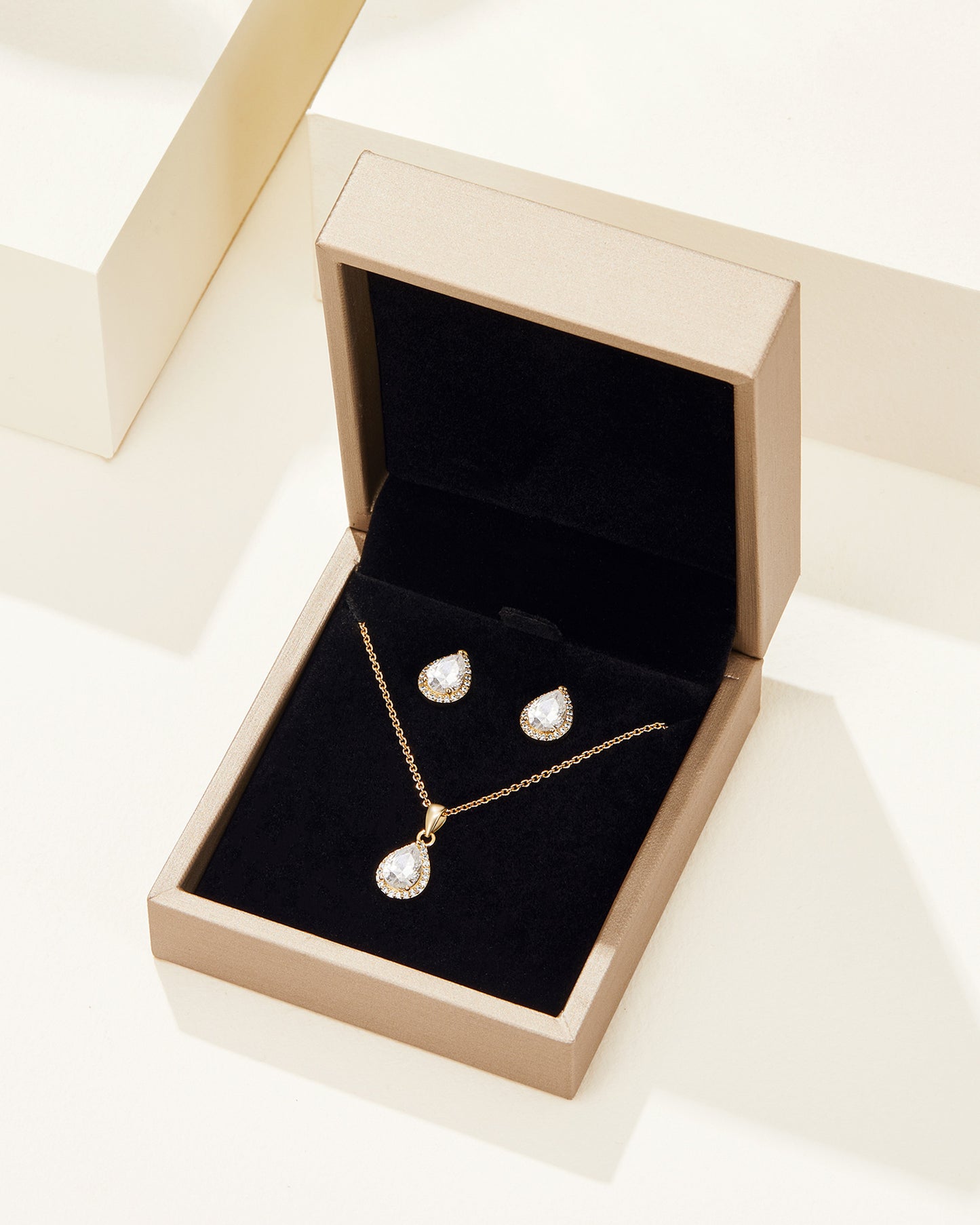 Kylie Pear Cut Set - 18K Gold Plated
