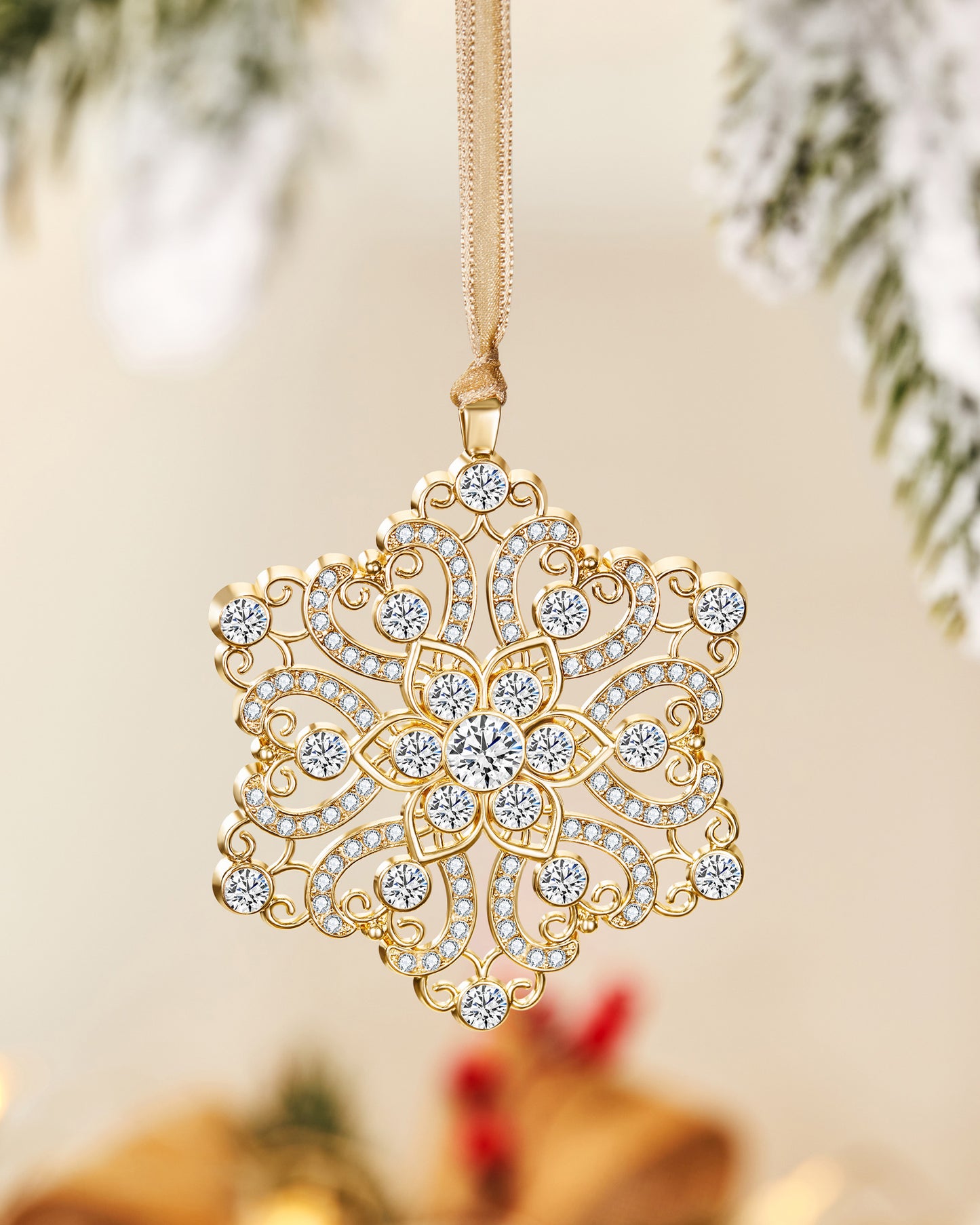 3 Piece Luxury Ornaments Set in Gold