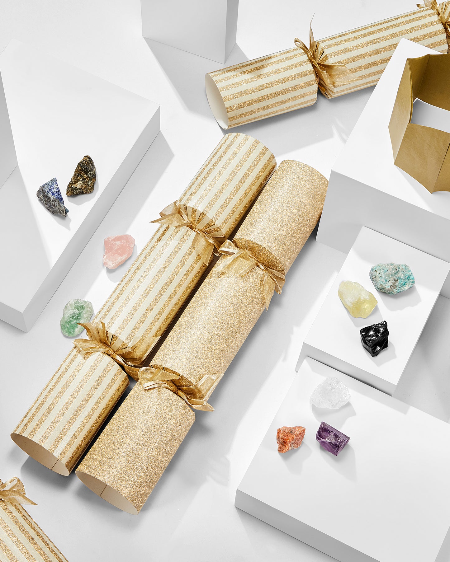 Wellness 10 Pack Crackers with Natural Gemstones - Golden Stripe