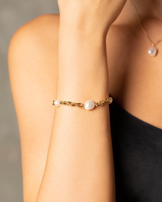 Flamenco Pearl Bracelet - 18K Gold Plated