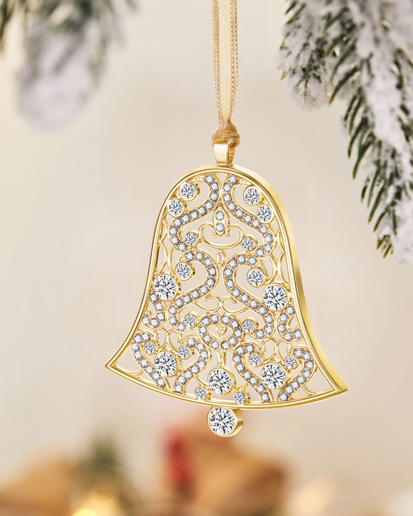 Load image into Gallery viewer, 3 Piece Luxury Ornaments Set in Gold
